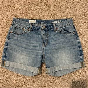 Gap Sexy Boyfriend Jean Shorts size 27